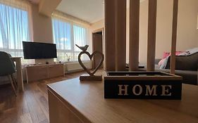 Cozy And Bright Apartment